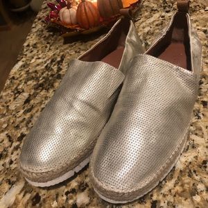 Gentle Soles by Kenneth Cole Gold Leather Lara A-line Sporty 2 Slip-Ons 8.5M EUC